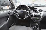 Ford Focus (2004) 1.6i Zetec 74kW / ČR / 115tkm - náhled 17