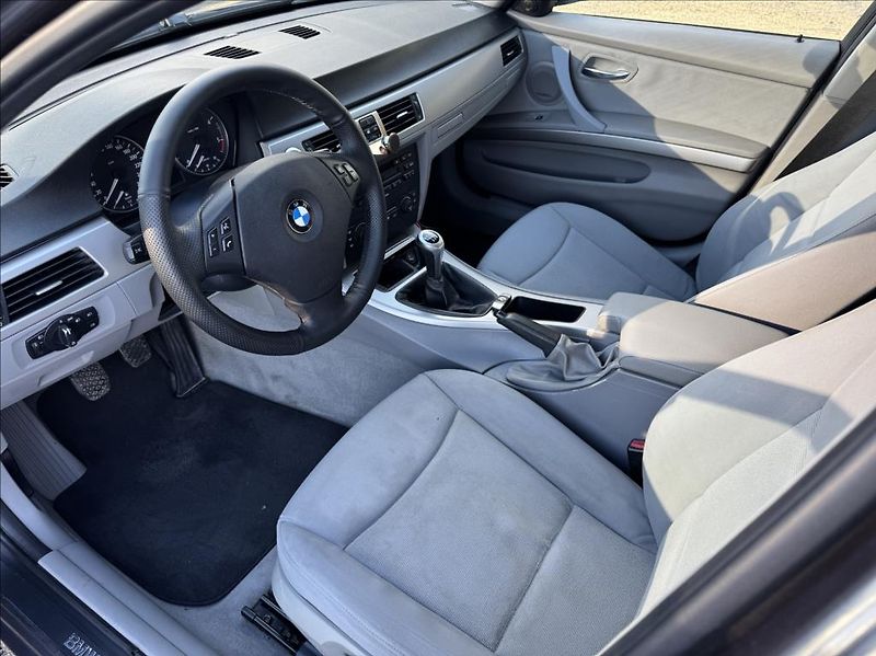 BMW Řada 3 2,0 d 120kw - fotka 11 z 17