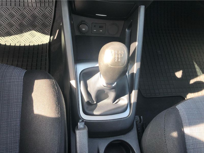 Kia Ceed Combi 1.4i ACTIVE - fotka 21 z 27