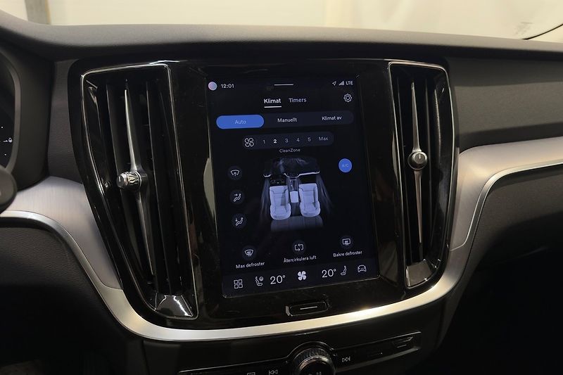 Volvo V60 Recharge T6 AWD Core Taž Kam - fotka 15 z 22