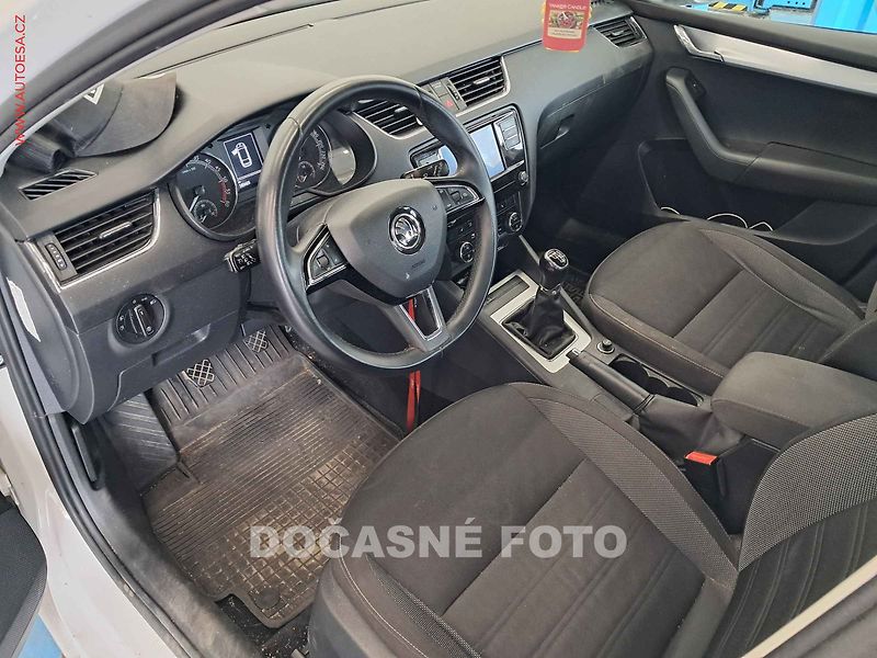 Škoda Octavia (2018) 1.6 TDi, ČR, servis.kniha - fotka 3 z 3
