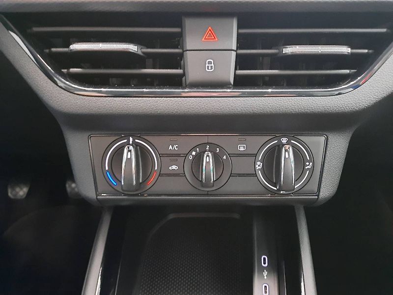 Škoda Kamiq (2021) Ambition 1.0 TSI (70kW/95k) - fotka 19 z 25