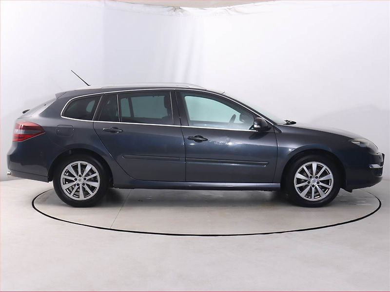 Renault Laguna (2012) 2.0 dCi, Automat, Serv.kniha - fotka 6 z 20