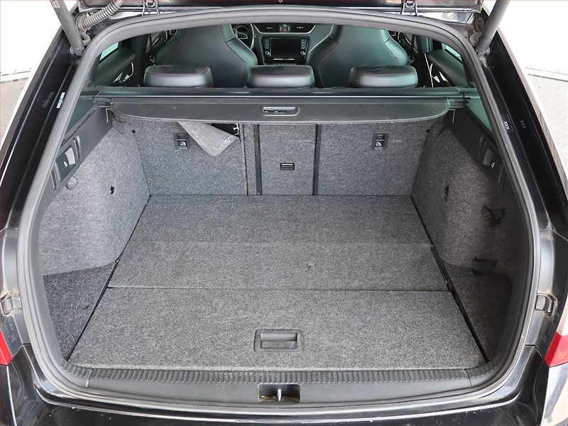 Škoda Octavia (2014) RS 2.0 TDI, Automat, Navi - fotka 14 z 25