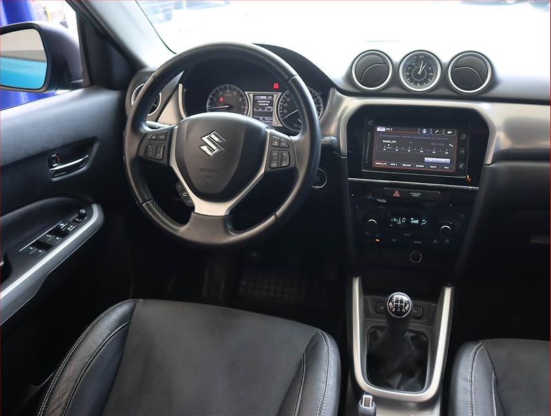 Suzuki Vitara (2016) 1.6 VVT, 4X4, Serv.kniha - fotka 7 z 19