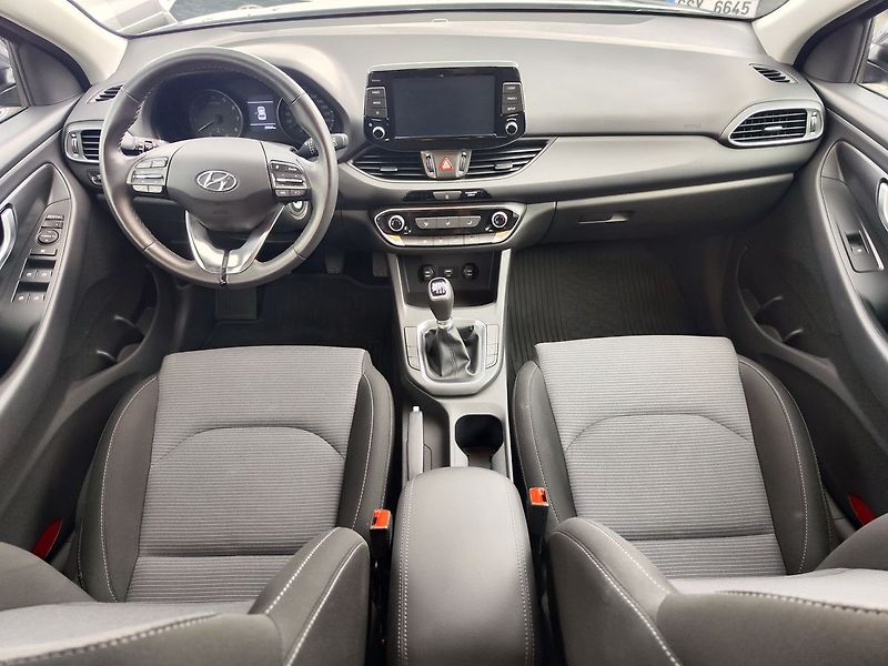 Hyundai i30 1.0 T-GDI/88kW Comfort - fotka 11 z 27