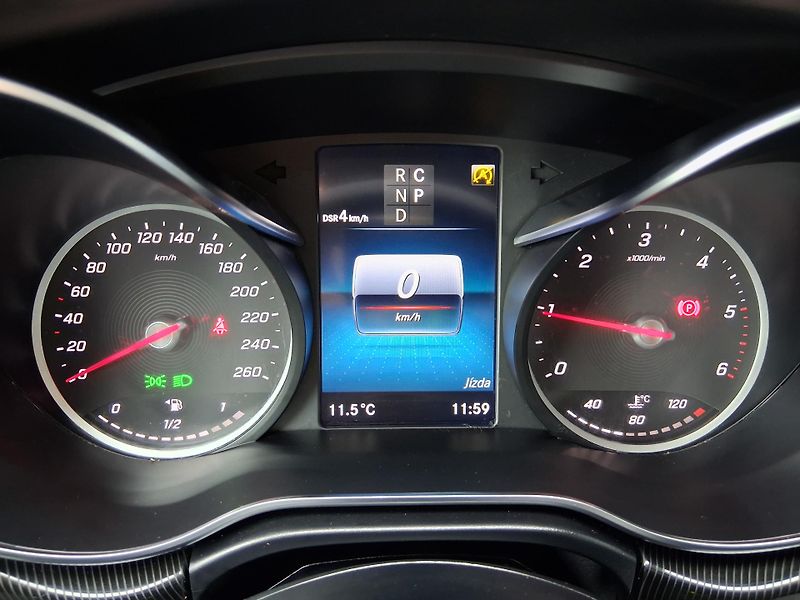Mercedes-Benz Třídy V 250D 4MATIC XL 140 kW - fotka 13 z 30