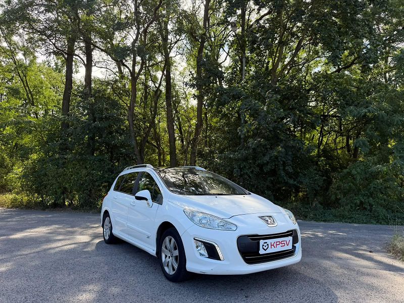 Peugeot 308 (2013) 1.5 / 68 kW - fotka 8 z 17