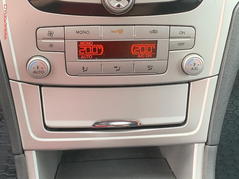 Ford Mondeo (2008) 1.6i, AC, park.asist - fotka 14 z 18