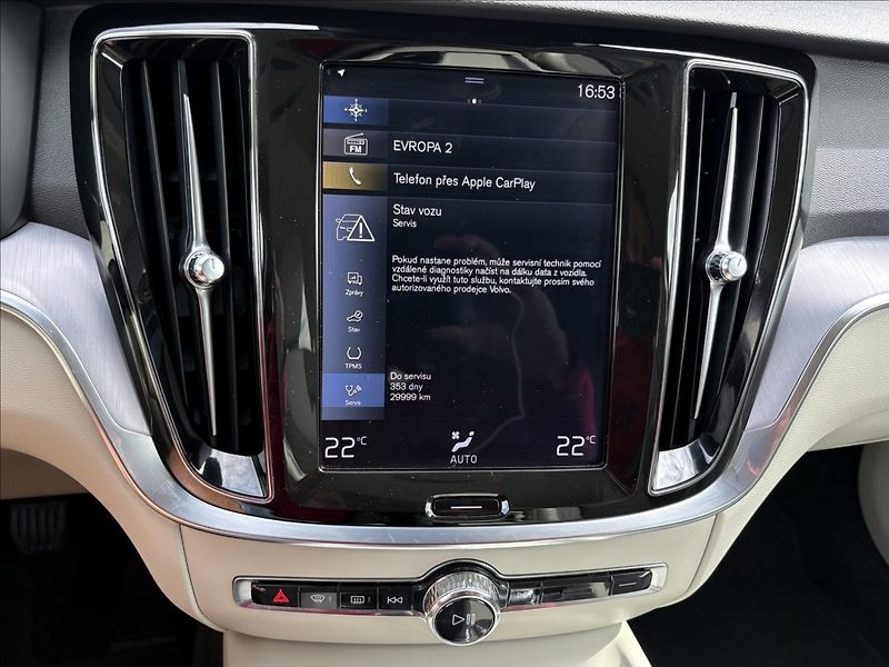 Volvo V60 2,0 D3 110 KW MOMENTUM MANUAL - fotka 14 z 26