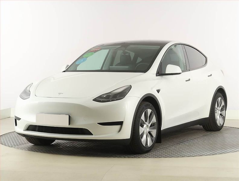 Tesla Model Y (2023) RWD LFP 60kWh, SoH 95% - fotka 2 z 33