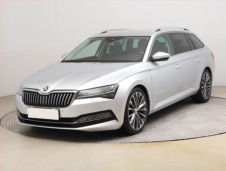 Škoda Superb (2021) Style 2.0 TDI - fotka 2 z 25