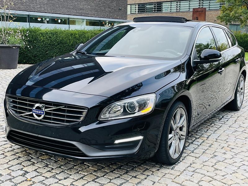 Volvo V60 2.0D 5VÁLEC AUT SERVISKA TAŽNÉ - fotka 4 z 44