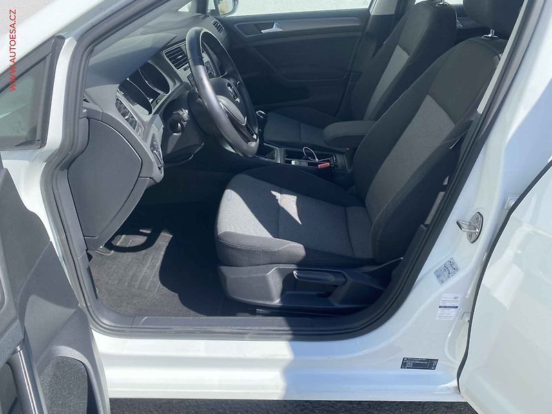Volkswagen Golf (2011) 1.2TSi, ČR, DSG, tempo - fotka 9 z 18