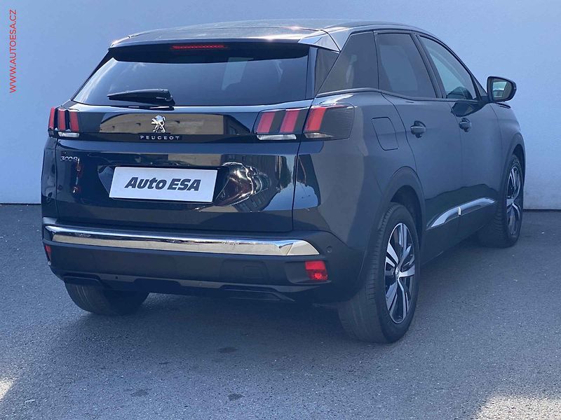 Peugeot 3008 (2019) 1.2 PT, Navi, park.čidla - fotka 4 z 16
