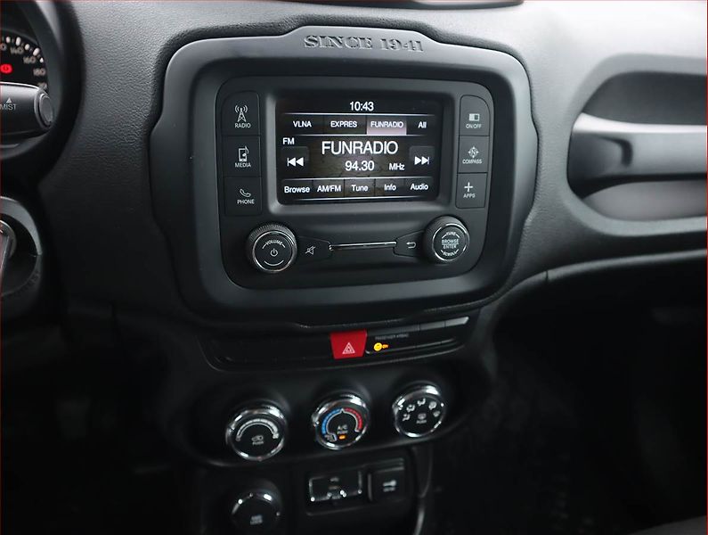 Jeep Renegade (2017) 2.0 MultiJet, 4X4, Serv.kniha - fotka 12 z 17