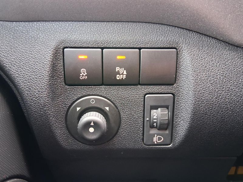 Citroën Berlingo SHINE 1.6 VTi 88 kW - fotka 19 z 21