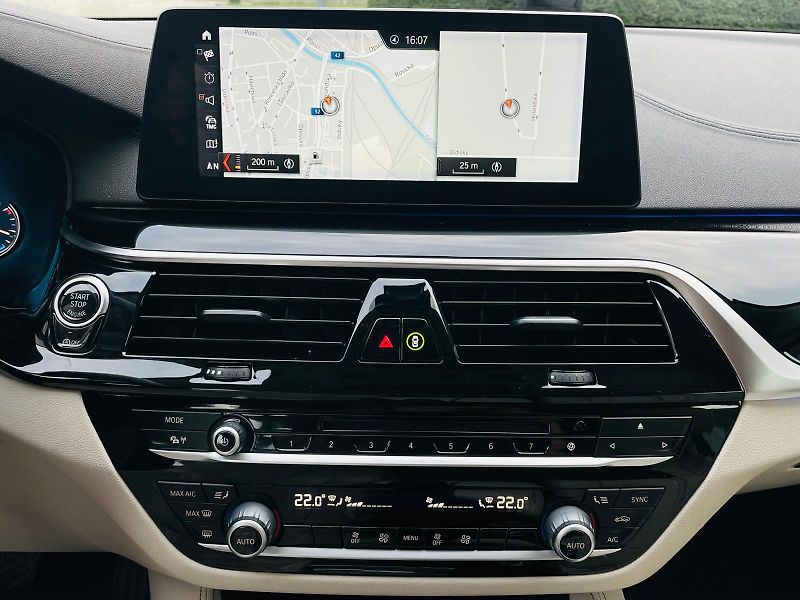 BMW Řada 5 520D AUT KAMERA SERVISKA - fotka 37 z 58