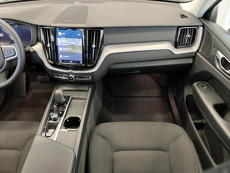 Volvo XC60 B4 FWD Momentum PRO AT8 - fotka 20 z 47
