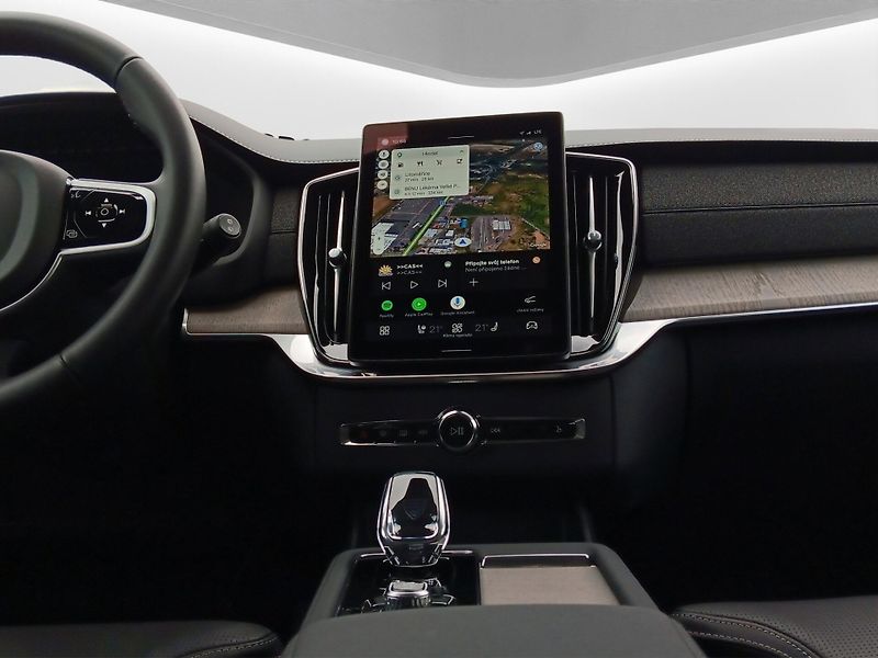 Volvo XC90 (2025) B5 ULTRA BRIGHT - fotka 15 z 20