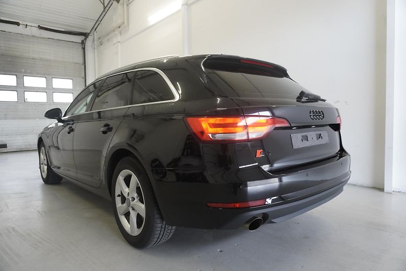 Audi A4 2.0TFSi 140 kW - fotka 7 z 31