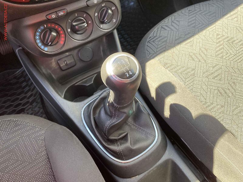 Opel Corsa (2018) 1.4i, AC, tempo - fotka 16 z 16