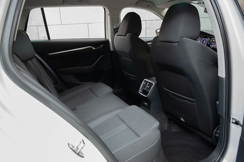 Škoda Octavia 1.5 TSI e-TEC*STYLE*DPH*ČR 1.M - fotka 13 z 40