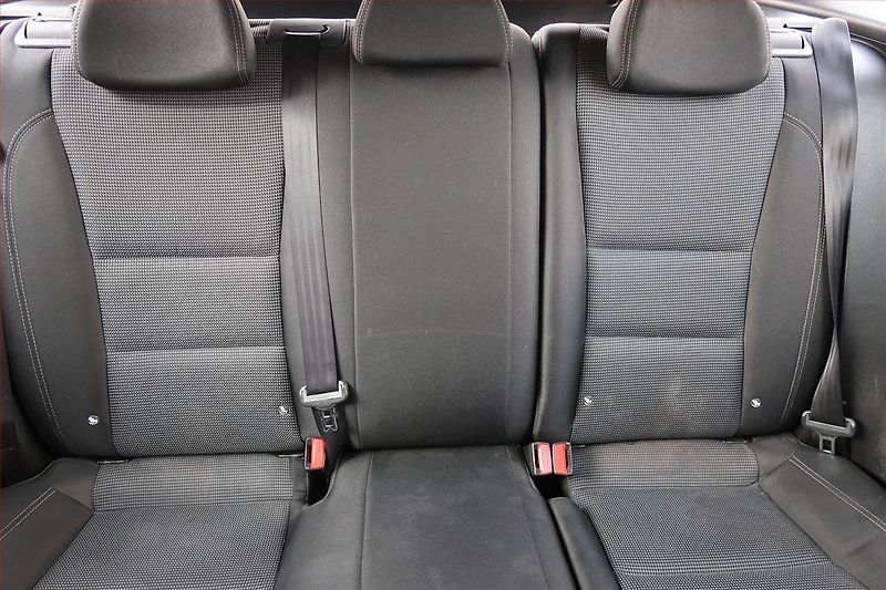 Hyundai i30 (2016) 1.6 MPI, Tempomat - fotka 10 z 17