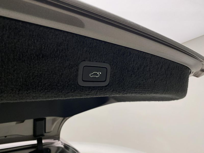 Volvo XC70 D5 AWD SUMMUM REZERVACE - fotka 18 z 49