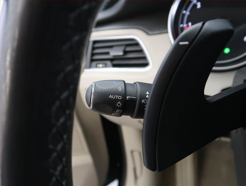 Peugeot 508 (2011) 2.0 HDi, Automat, Navi, Xenony - fotka 22 z 23