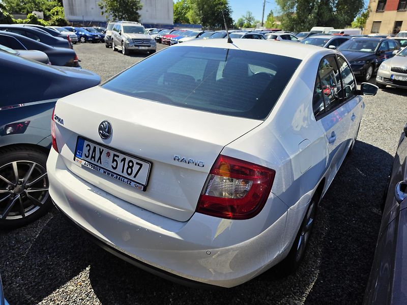 Škoda Rapid 1.2 TSI Park Senzor  - fotka 4 z 18
