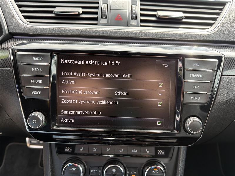 Škoda Superb 2,0 TDI SPORTLINE DSG ČR DPH - fotka 17 z 26