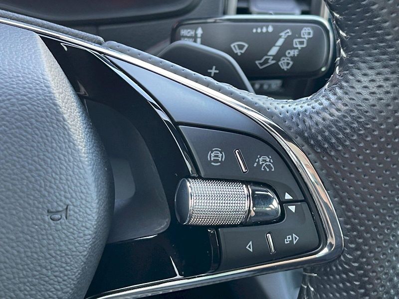 Škoda Karoq (2024) 2.0 TSI 140kW SportLine DSG 4x - fotka 11 z 35