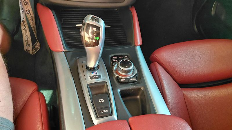 BMW X6 (2013) M-packet, X-drive vyhř.sedaček - fotka 31 z 39