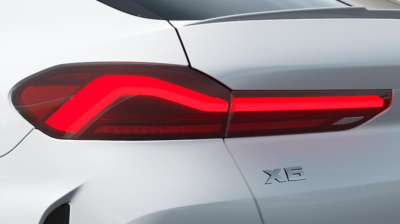 BMW X6 xDrive40d - fotka 9 z 14