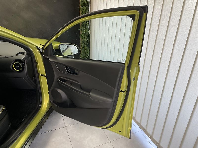 Hyundai Kona 1.0 T-GDi ČR 1.MAJ.SERVISKA - fotka 13 z 24