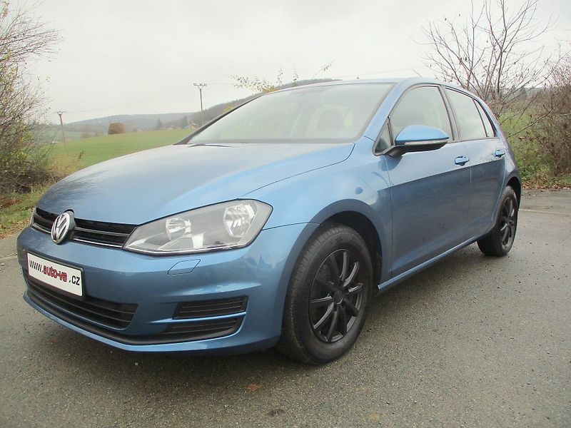 Volkswagen Golf TSi*77kW*VÝHŘEV*Z+L PNEU*TOP  - fotka 2 z 47
