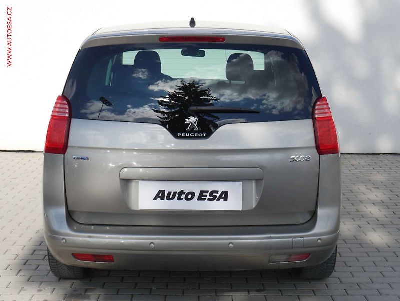 Peugeot 5008 (2015) 1.6HDi, 2.maj,ČR, Allure - fotka 5 z 19
