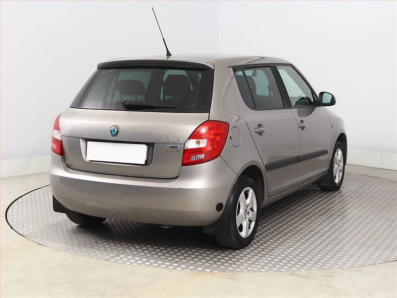 Škoda Fabia (2011) 1.4 16V, LPG, Serv.kniha - fotka 5 z 11