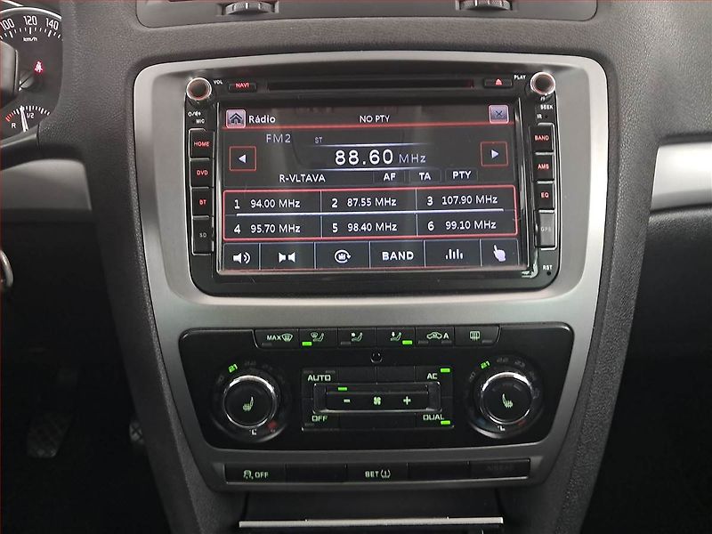 Škoda Octavia (2012) 2.0 TDI, nová STK, Tažné - fotka 12 z 18