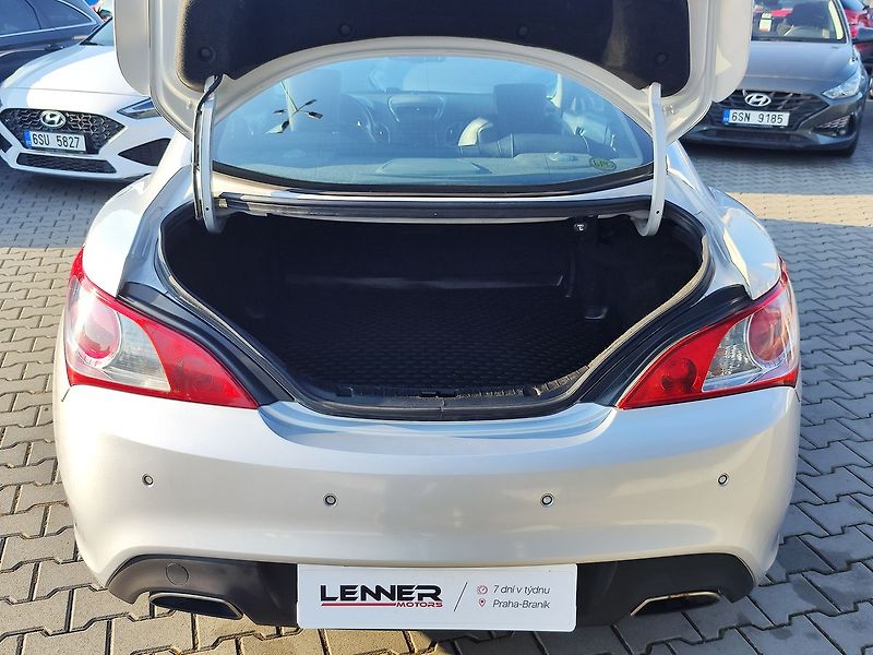 Hyundai Genesis 3.8 V6/223kW Coupe 6AT - fotka 10 z 35