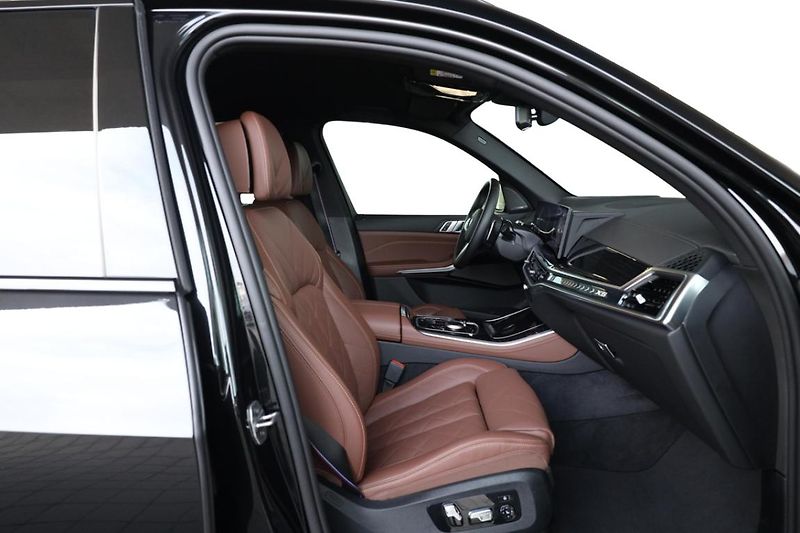 BMW X5 xDrive30d - fotka 26 z 33