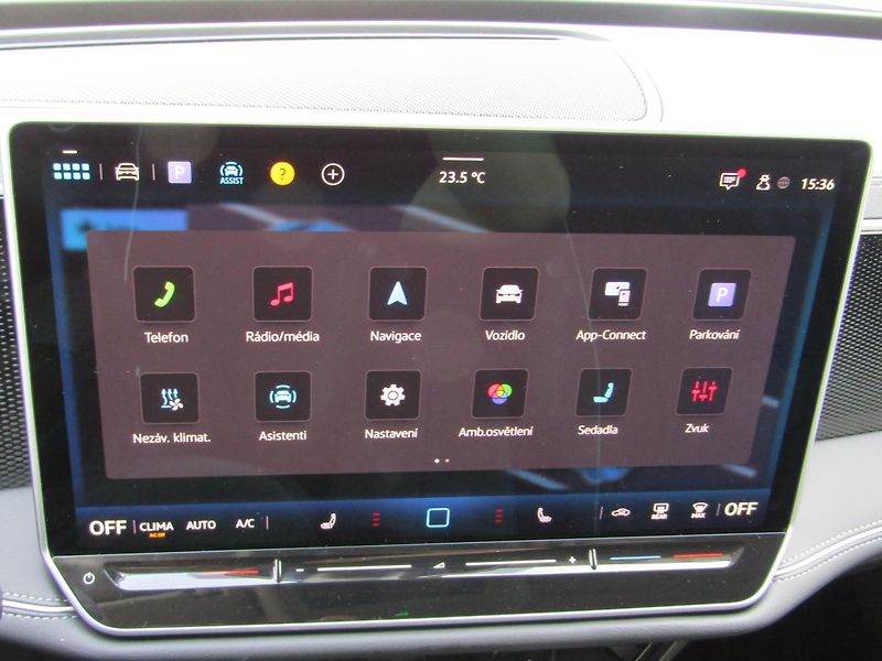 Volkswagen Passat 1,5 eTSI 11KW DSG NEZ.TOPENÍ - fotka 29 z 30