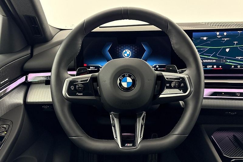 BMW Řada 5 540d xDrive Touring - fotka 8 z 18
