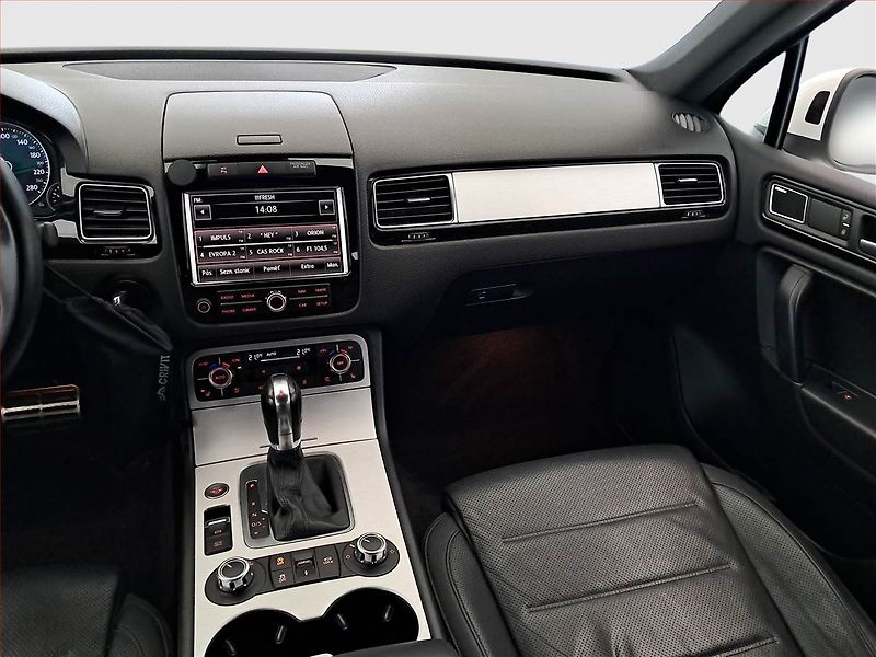 Volkswagen Touareg (2012) 3.0 TDI, 4X4, Automat - fotka 8 z 21