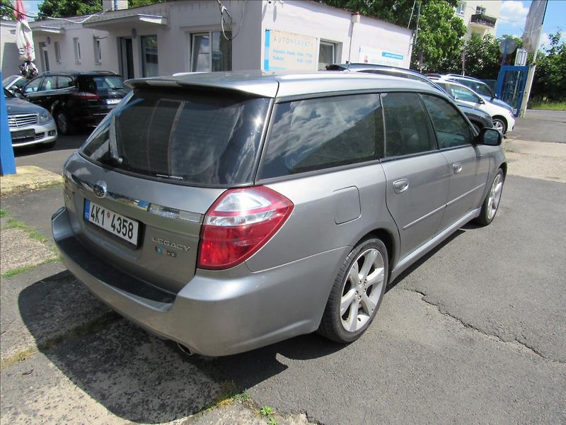 Subaru Legacy 2,0 R 121kW 4x4 - fotka 6 z 33