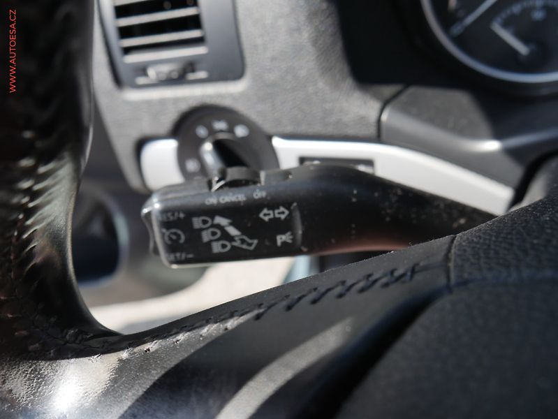 Škoda Octavia (2009) 1.6MPi, ČR, Klima - fotka 13 z 15