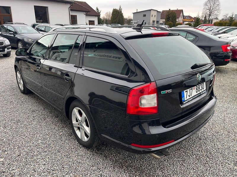 Škoda Octavia (2010) RS 2.0 TSi Xenony,NAVI - fotka 4 z 17
