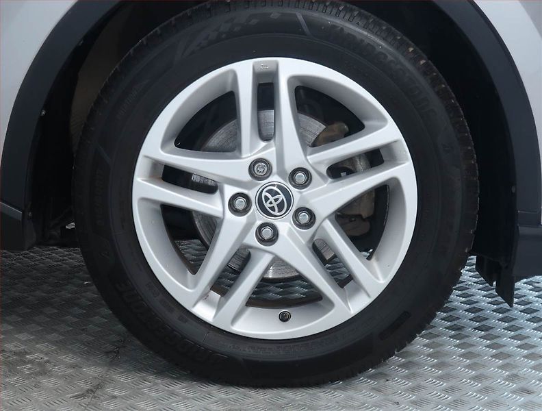 Toyota C-HR (2021) Business 2.0 Hybrid - fotka 15 z 20