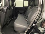 Land Rover Defender (2026) OCTA BLACK AWD AUT - náhled 11